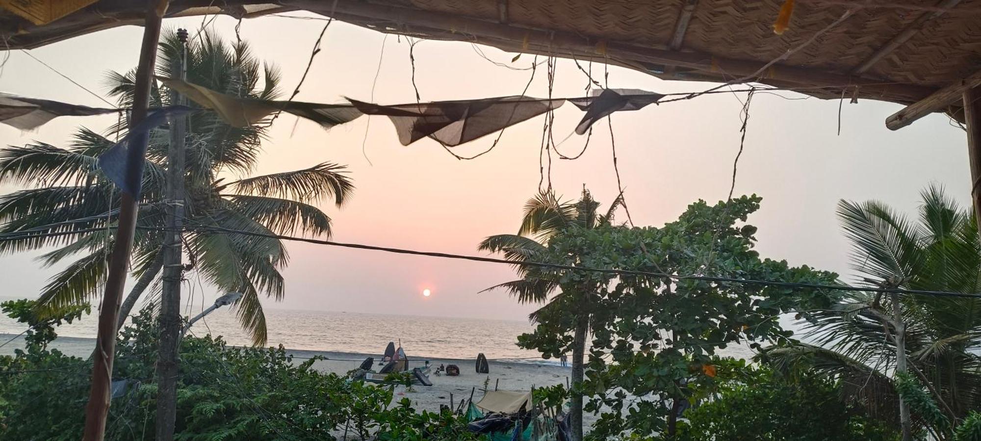 Peace And Love Beach Homestay Alappuzha Екстериор снимка